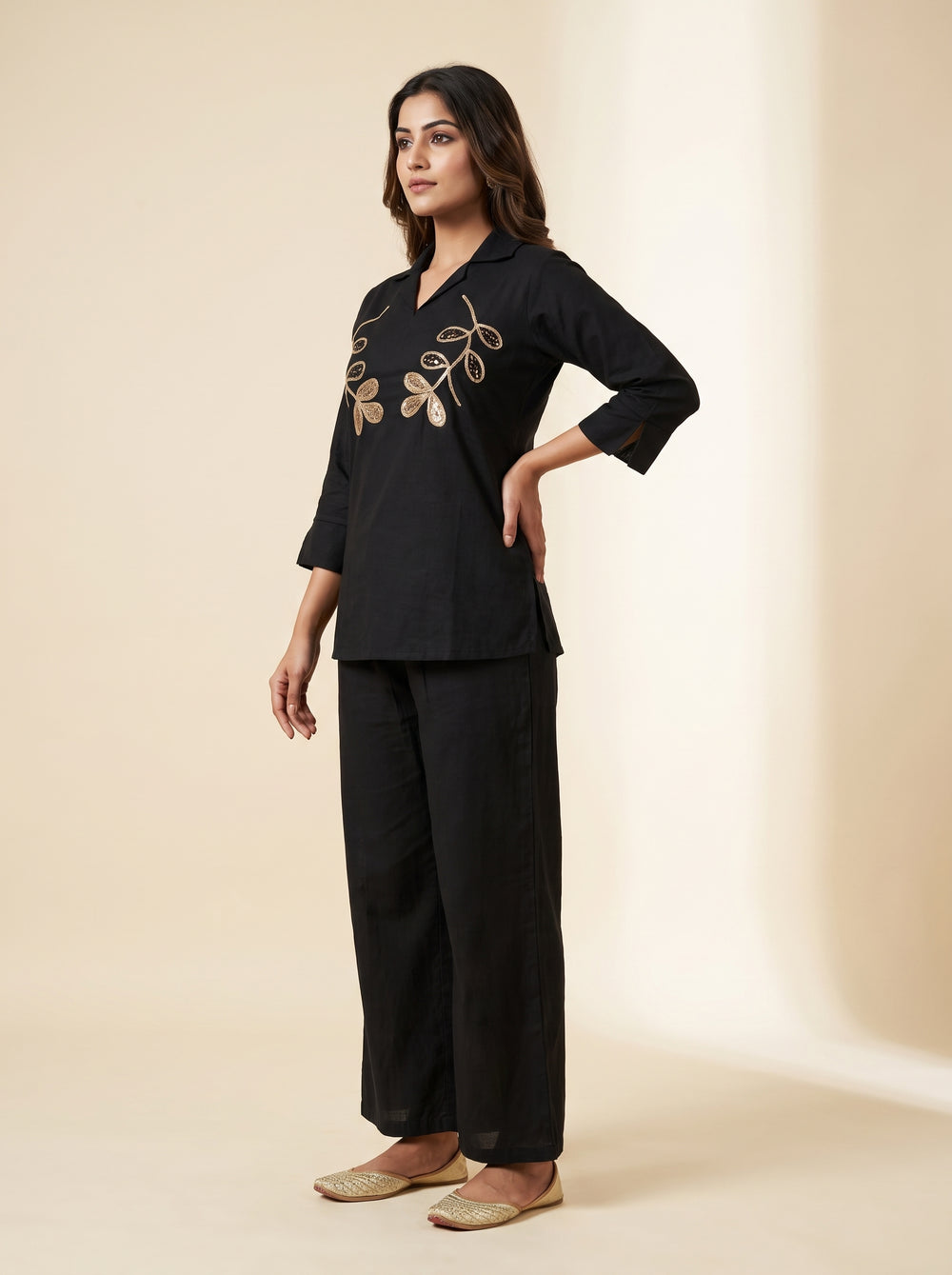 Black Floral Printed Kurti – Elegant Everyday Style